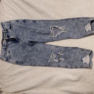 Hollister Ultra High Rise Mom Jean - 7R